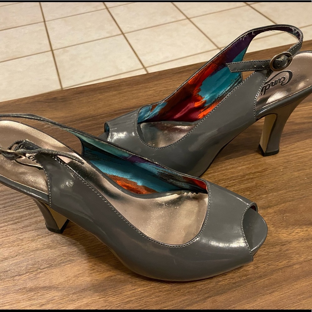 Gray Heels